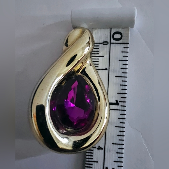 Purple and gold teardrop plastic brooch - Picture 7 of 8